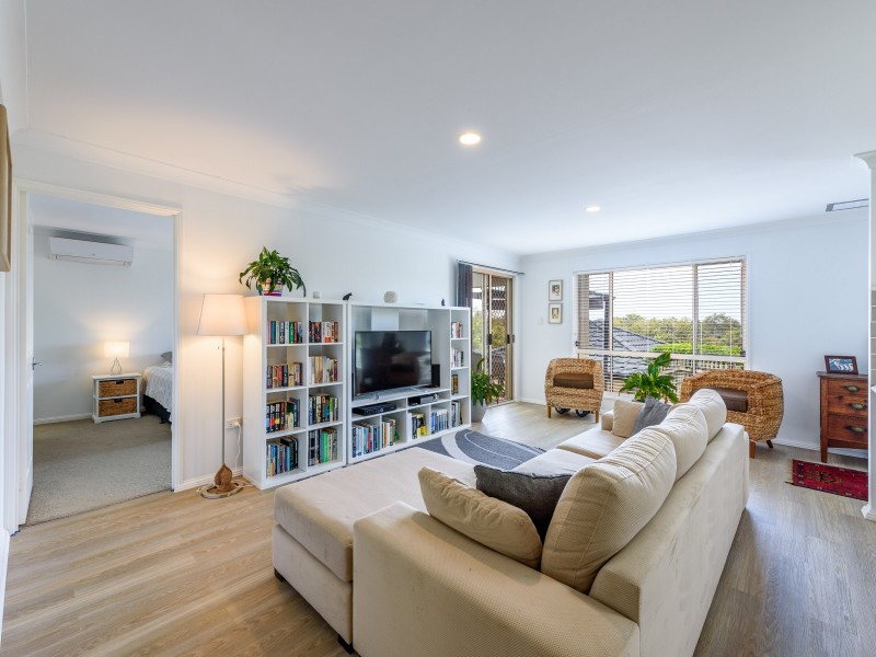 6 Woodbridge Place, Oxenford QLD 4210