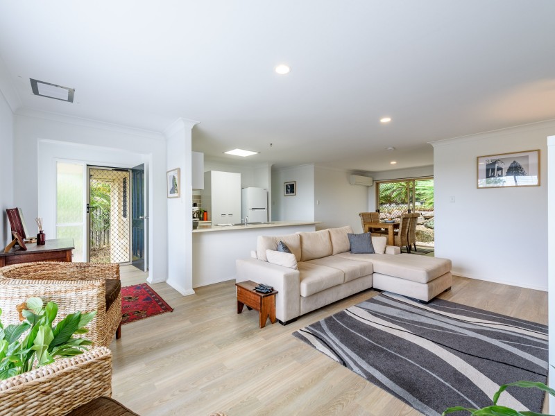 6 Woodbridge Place, Oxenford QLD 4210