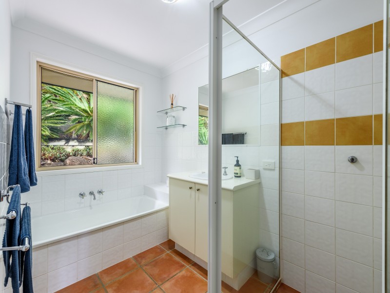 6 Woodbridge Place, Oxenford QLD 4210