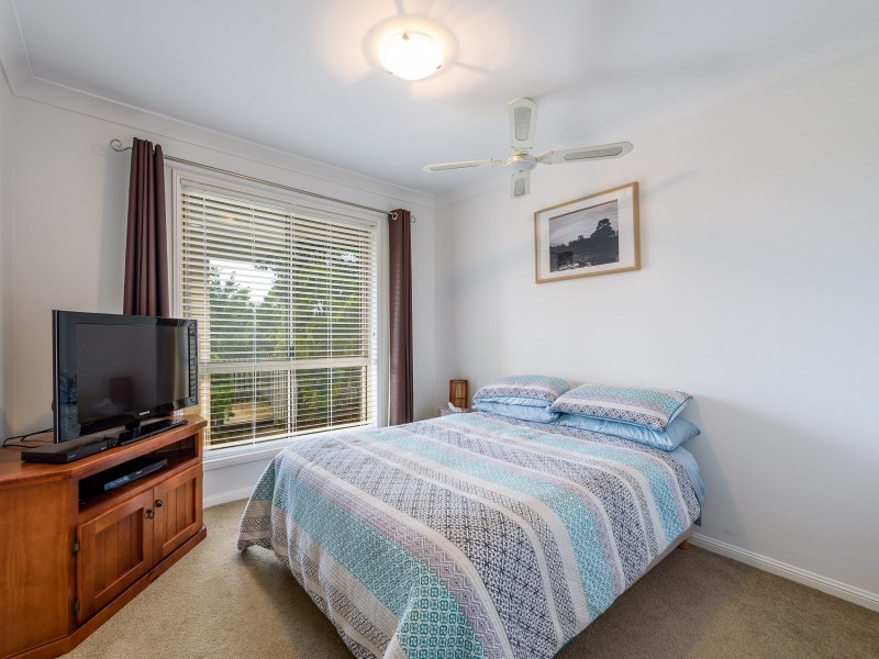 6 Woodbridge Place, Oxenford QLD 4210