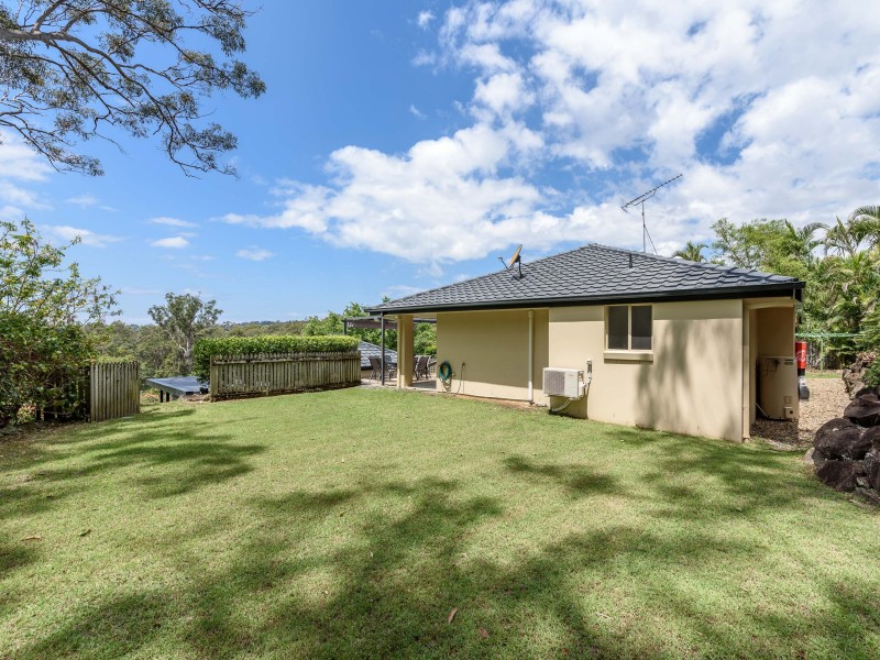 6 Woodbridge Place, Oxenford QLD 4210
