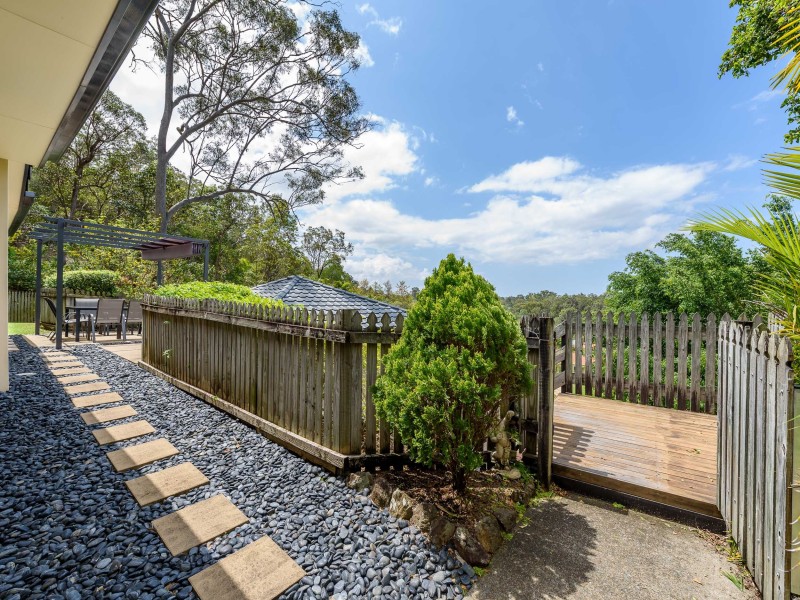 6 Woodbridge Place, Oxenford QLD 4210