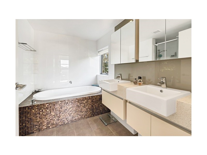 T7/20 Bayview Street, Runaway Bay QLD 4216