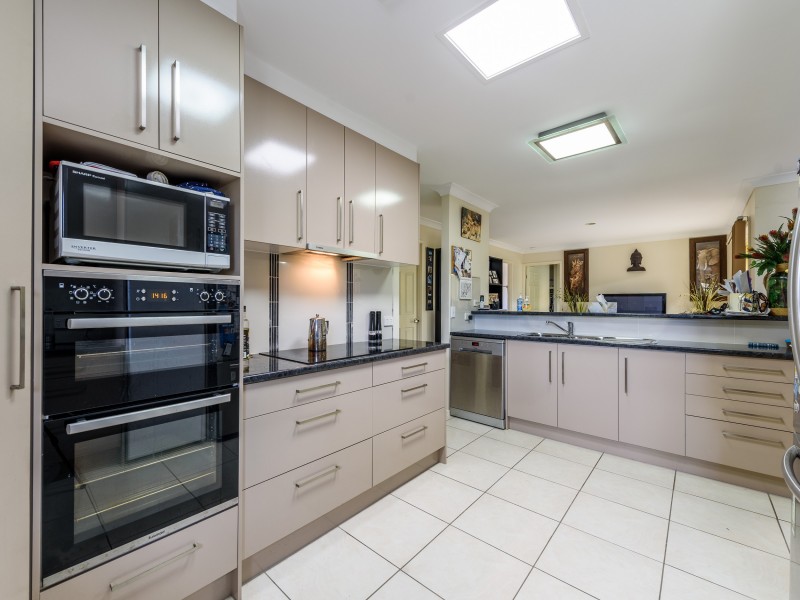 14 Rosswood Court, Helensvale QLD 4212