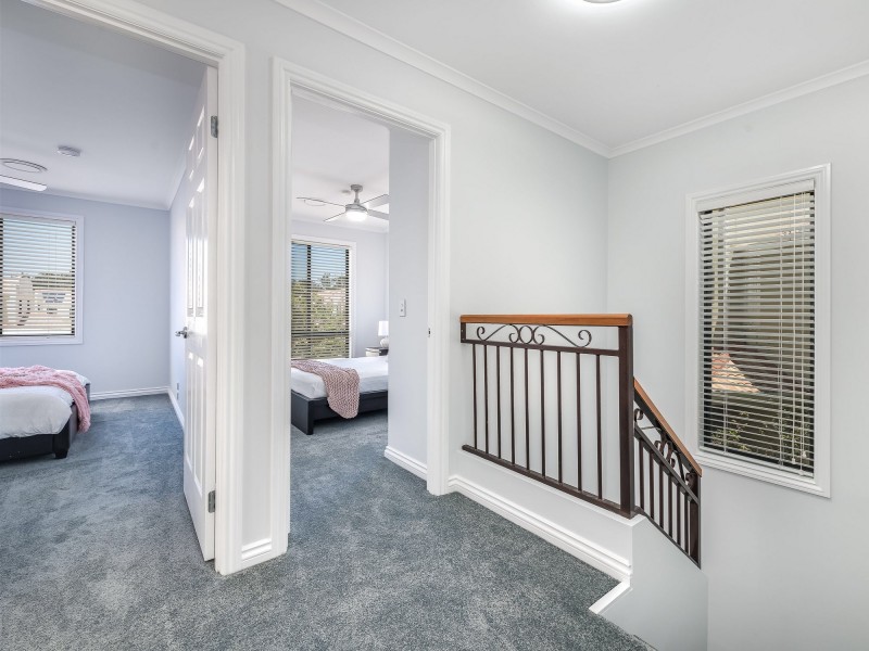 8862 Magnolia Drive East, Hope Island QLD 4212