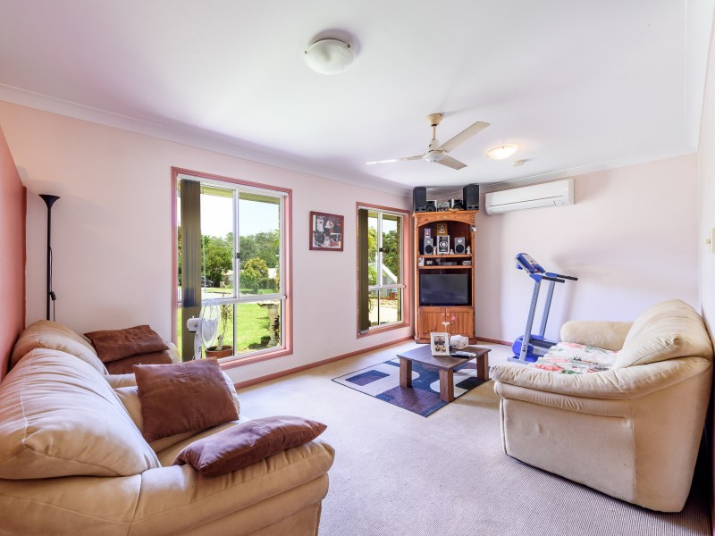 4 Jane Lane, Oxenford QLD 4210