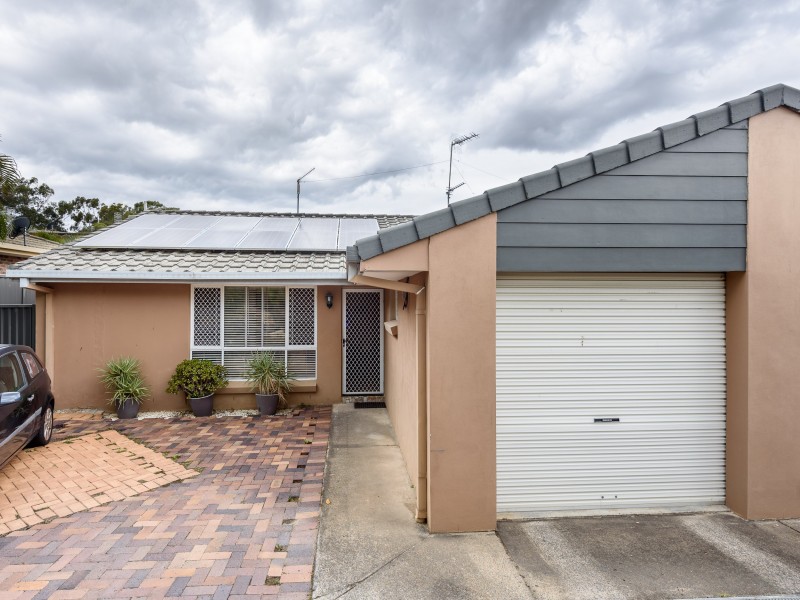 2/11 Ruth Anne Close, Labrador QLD 4215