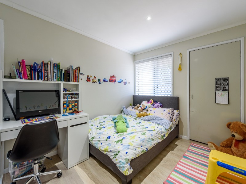 2/11 Ruth Anne Close, Labrador QLD 4215