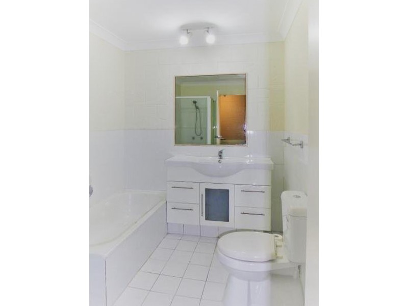 15/81 Olsen Avenue, Labrador QLD 4215