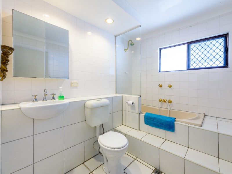 86 Jacaranda Avenue, Hollywell QLD 4216