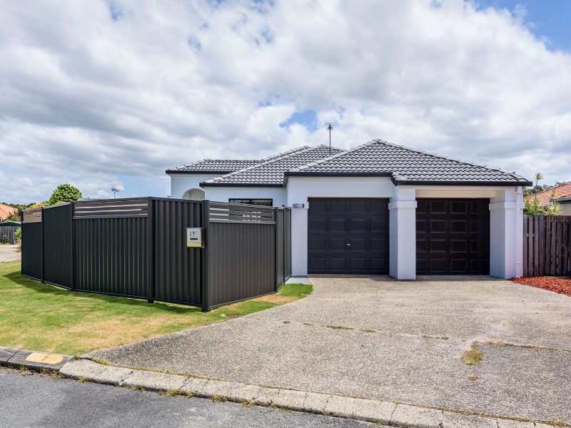 7 Laine Place, Coombabah QLD 4216