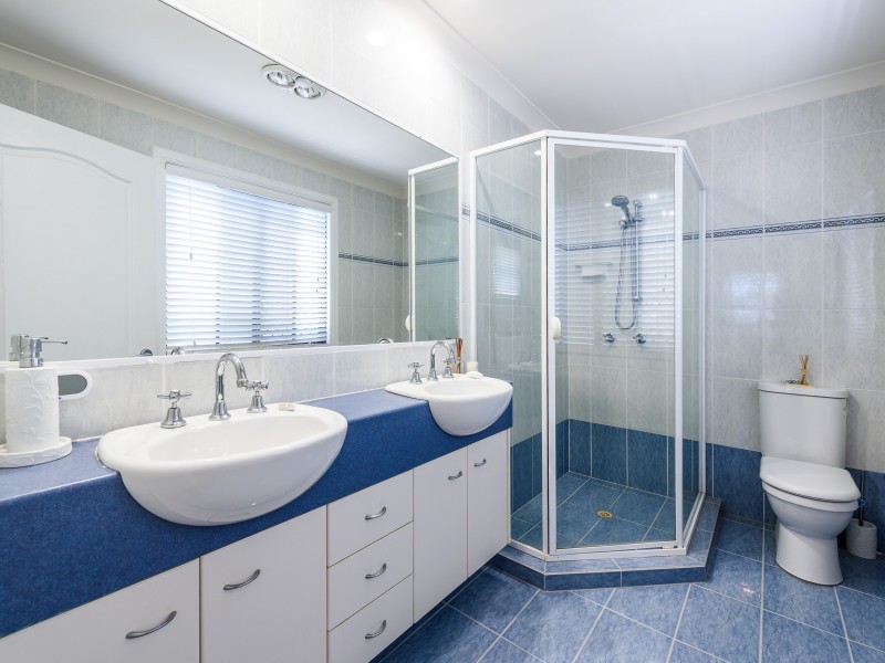 2/34 Donald Avenue, Paradise Point QLD 4216