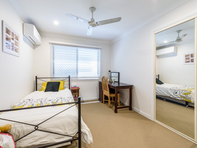 2/34 Donald Avenue, Paradise Point QLD 4216