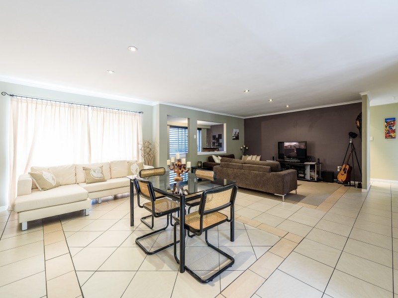 10 Willow Street, Biggera Waters QLD 4216