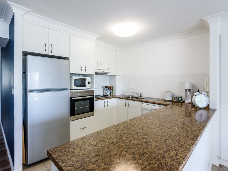 38/37 Bayview Street, Runaway Bay QLD 4216