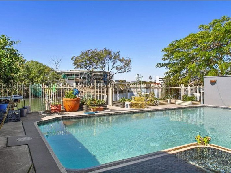 1/5 Perry Place, Biggera Waters QLD 4216