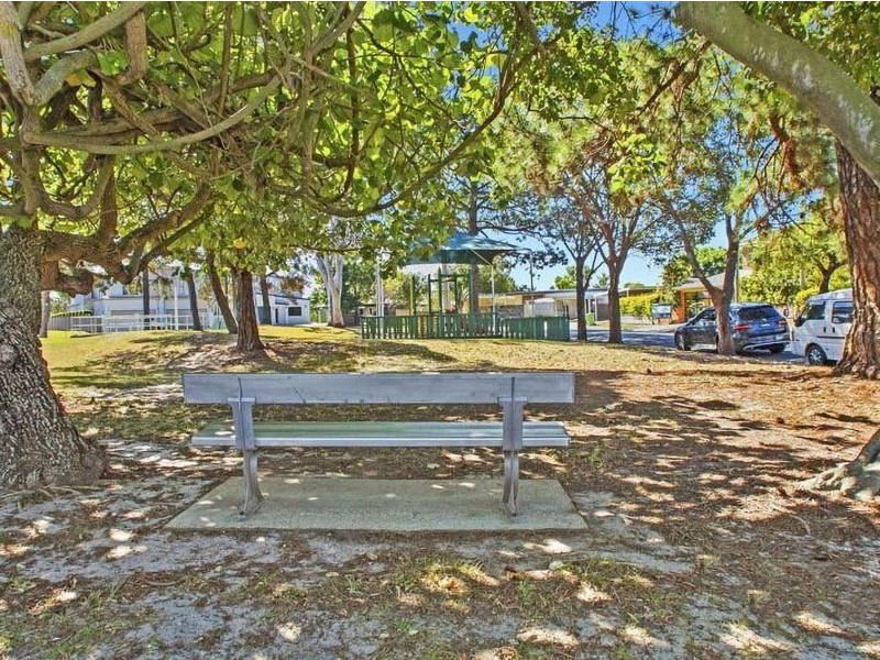 1/5 Perry Place, Biggera Waters QLD 4216