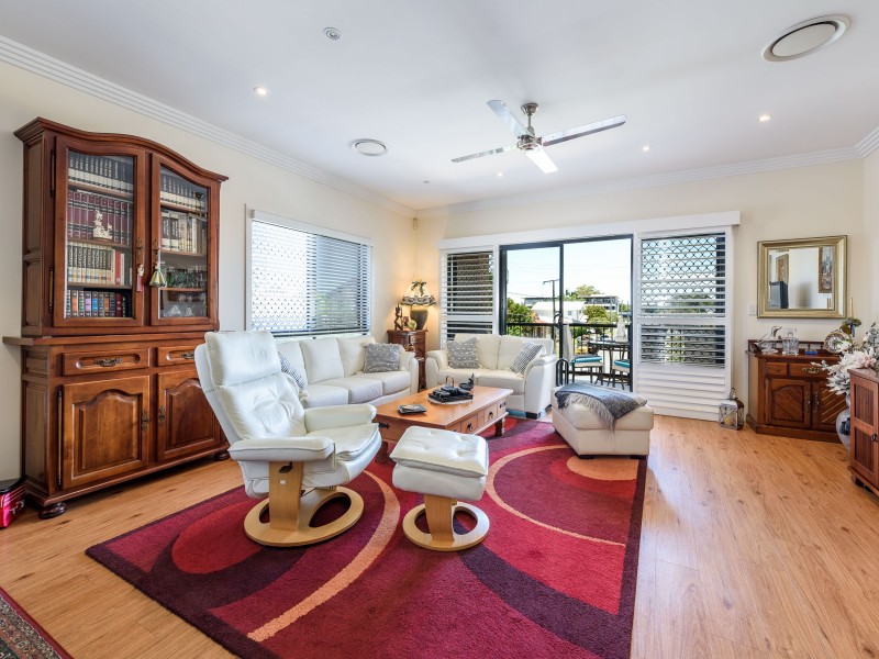 2/21 Abalone Avenue, Paradise Point QLD 4216