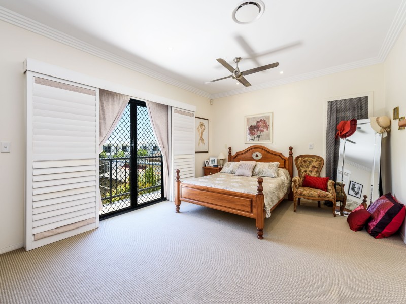 2/21 Abalone Avenue, Paradise Point QLD 4216