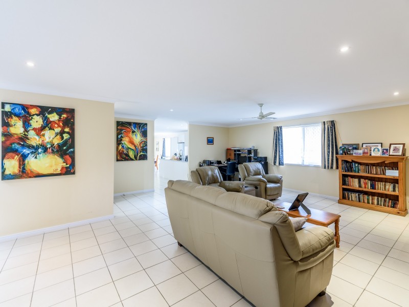 15 Tallara Street, Coombabah QLD 4216
