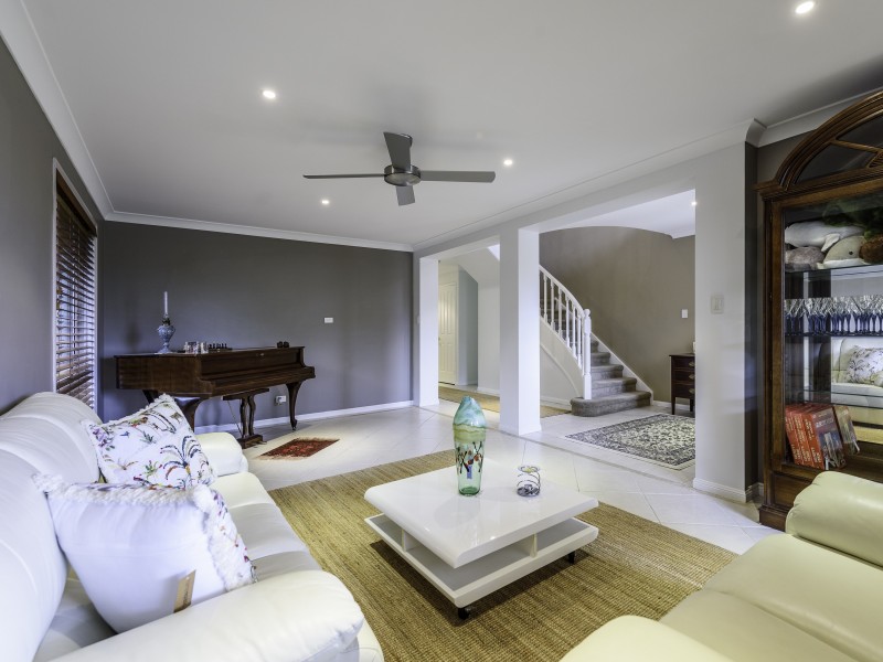 3 Moonda Court, Helensvale QLD 4212