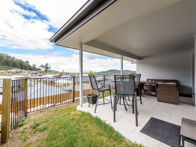 15 Grevillia Crescent, Maudsland QLD 4210