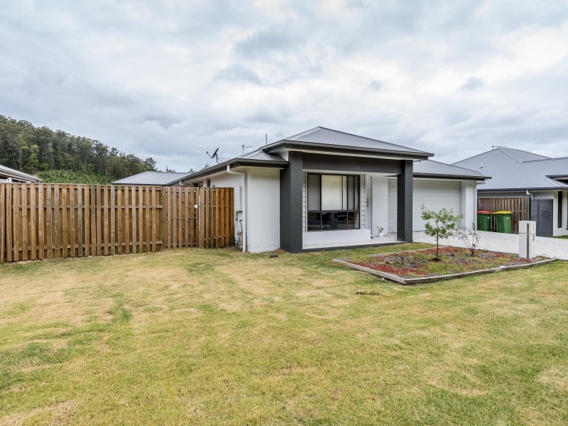 15 Grevillia Crescent, Maudsland QLD 4210