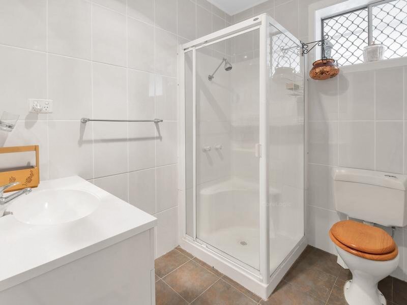 15 Abalone Avenue, Paradise Point QLD 4216