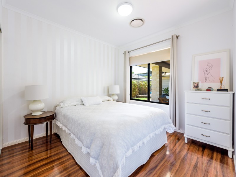 51 Hawkesbury Avenue, Pacific Pines QLD 4211