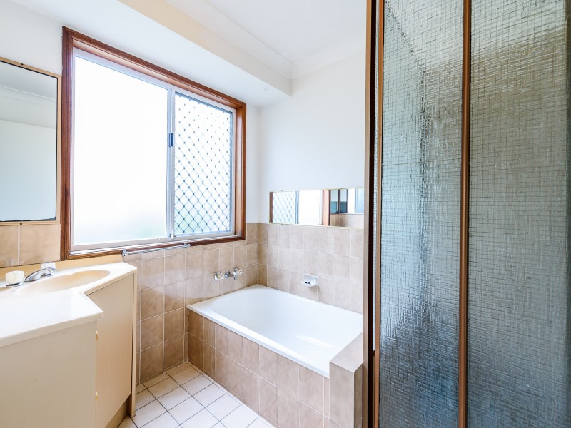 13 Footscray Court, Arundel QLD 4214