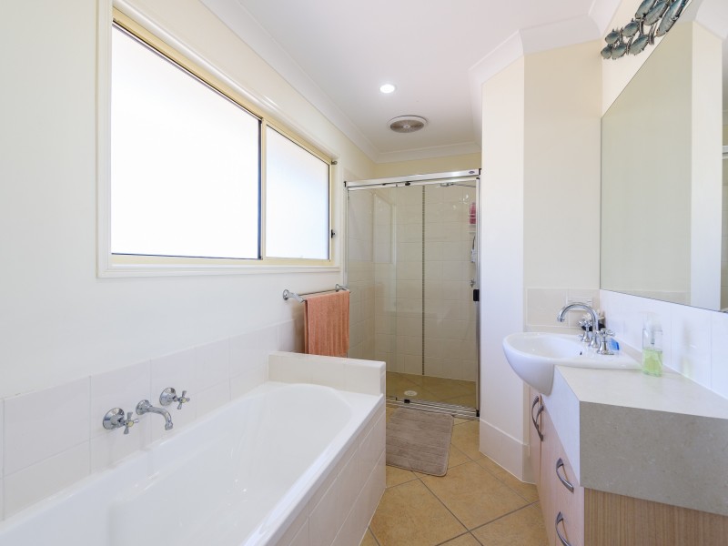 2/21 Wendy Court, Upper Coomera QLD 4209