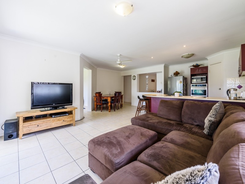 6 Silverpine Crescent, Oxenford QLD 4210