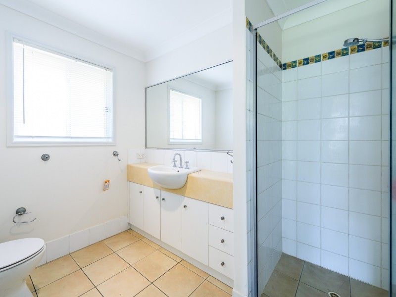 6 Silverpine Crescent, Oxenford QLD 4210