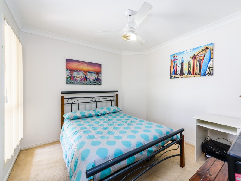 6 Silverpine Crescent, Oxenford QLD 4210