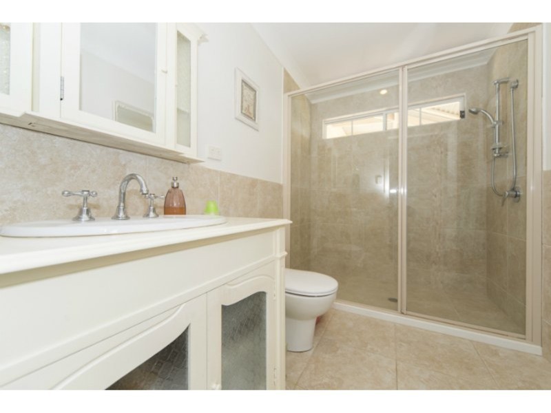 12 Walter Court, Wongawallan QLD 4210