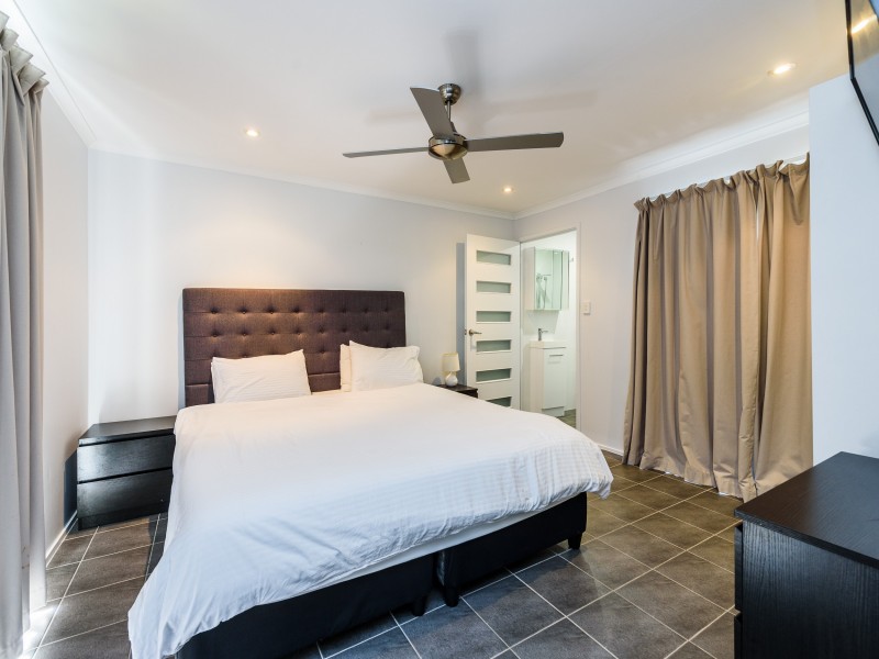 5 River Oak Drive, Helensvale QLD 4212