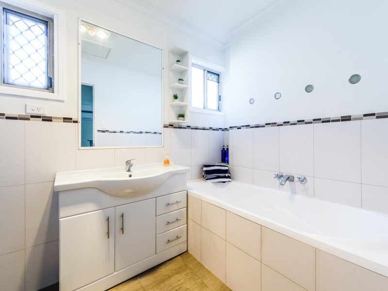 5 River Oak Drive, Helensvale QLD 4212