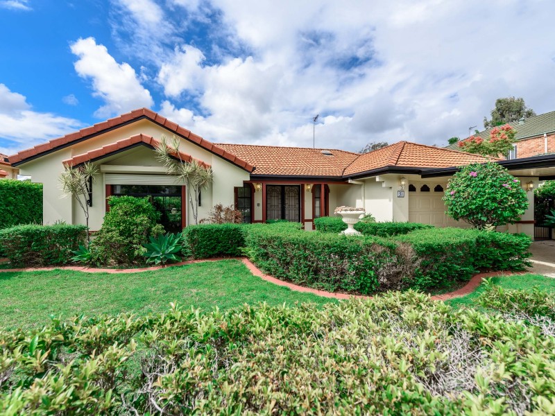 31 Ingles Circuit, Arundel QLD 4214