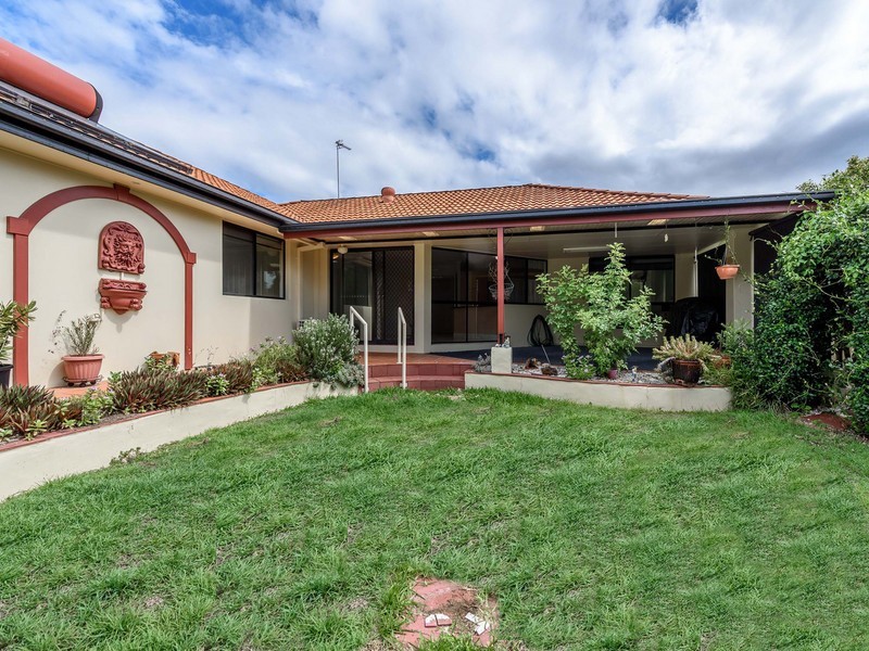 31 Ingles Circuit, Arundel QLD 4214