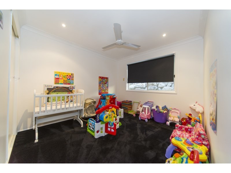 5 Pinecrest Court, Oxenford QLD 4210