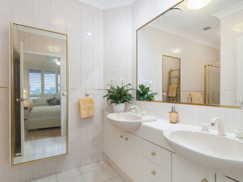 7/7 Esplanade West, Paradise Point QLD 4216