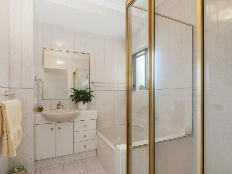 7/7 Esplanade West, Paradise Point QLD 4216