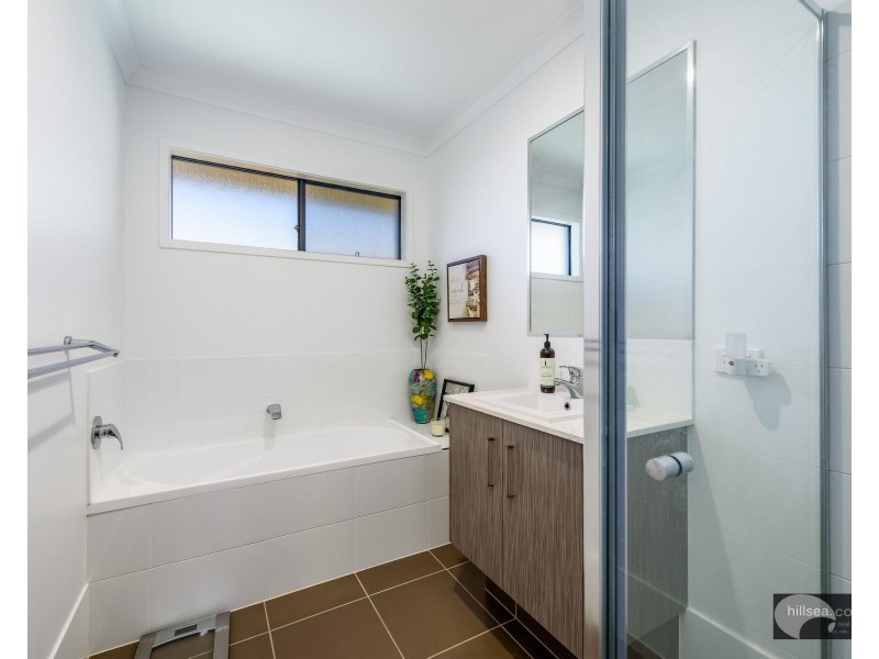 1/11 Bass Court, Oxenford QLD 4210