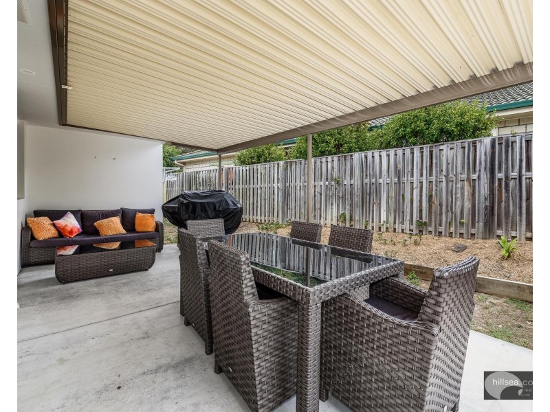 2A Hatutu Street, Pacific Pines QLD 4211