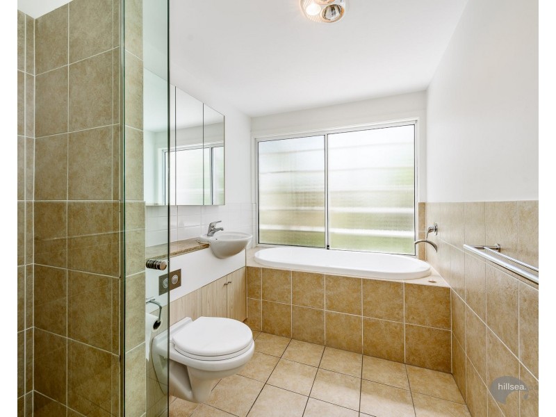 2/29 Nankeen Avenue, Paradise Point QLD 4216