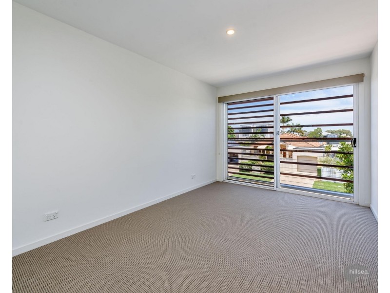 2/29 Nankeen Avenue, Paradise Point QLD 4216