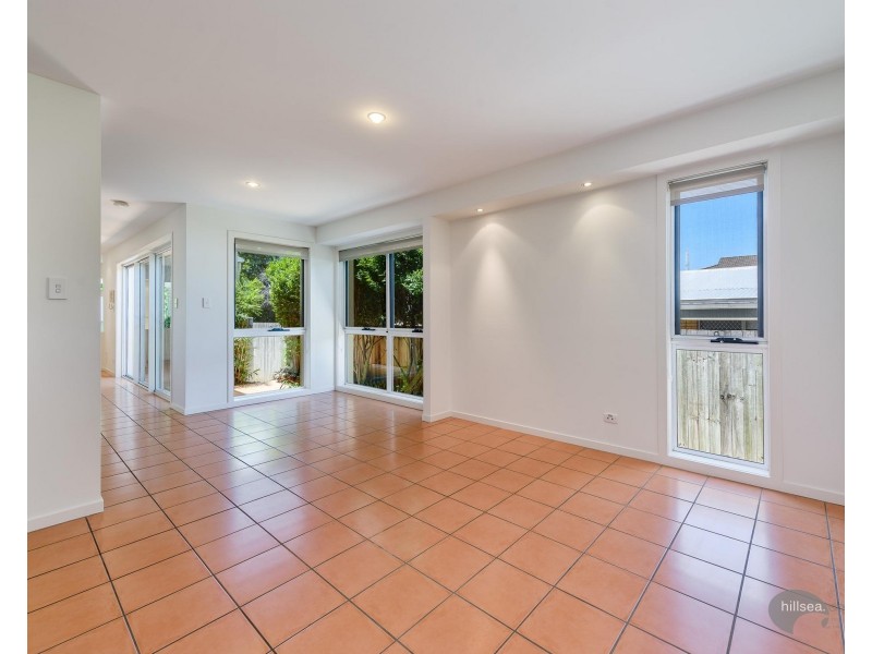 2/29 Nankeen Avenue, Paradise Point QLD 4216
