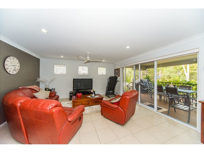 16 Calypso Court, Oxenford QLD 4210