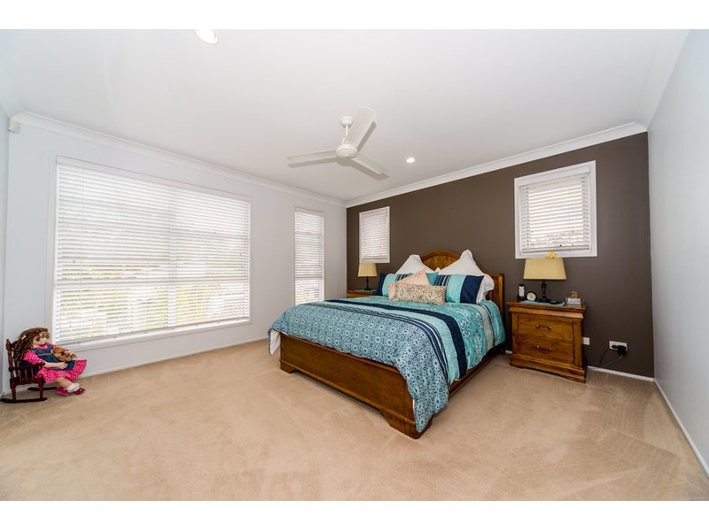 16 Calypso Court, Oxenford QLD 4210