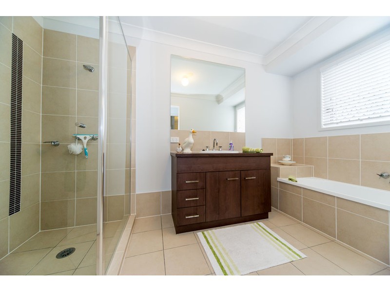 16 Calypso Court, Oxenford QLD 4210